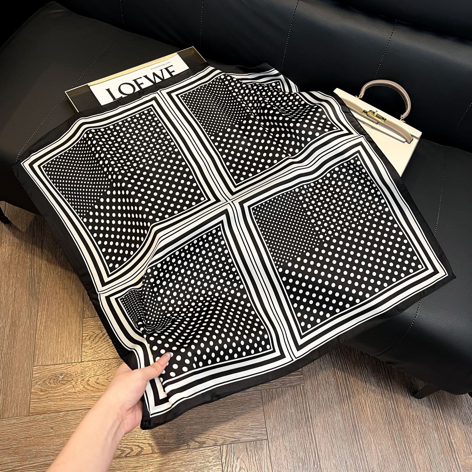 Luxury Square Silk-like Scarf  - Scarf Silk Square ulasan dan harga