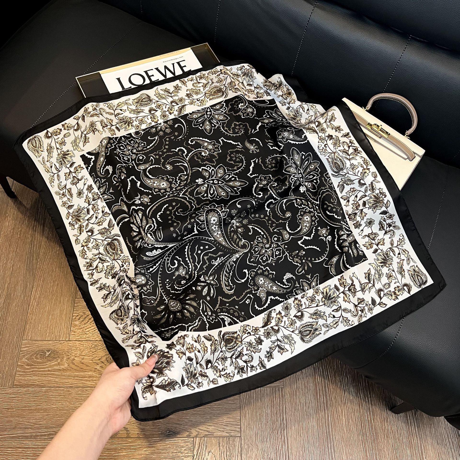 Luxury Square Silk-like Scarf  - Scarf Silk Square ulasan dan harga